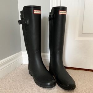 Hunter Women’s Refined Slim Fit Rain Boots (Black)